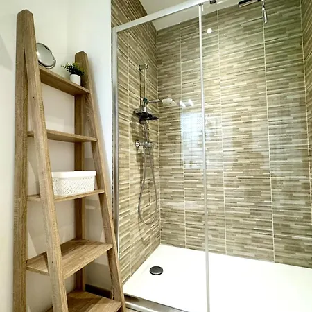 Petit Bijou 24 P Ideally Located Apartment